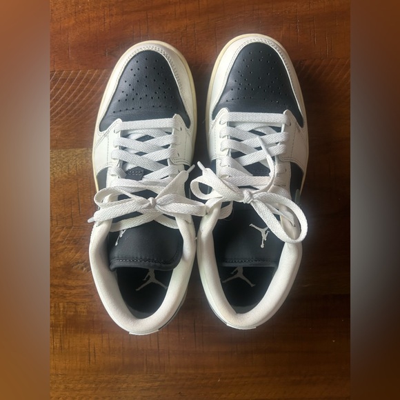 Nike Low Dunks NWOB women’s 9 or men’s 7 - Picture 2 of 6